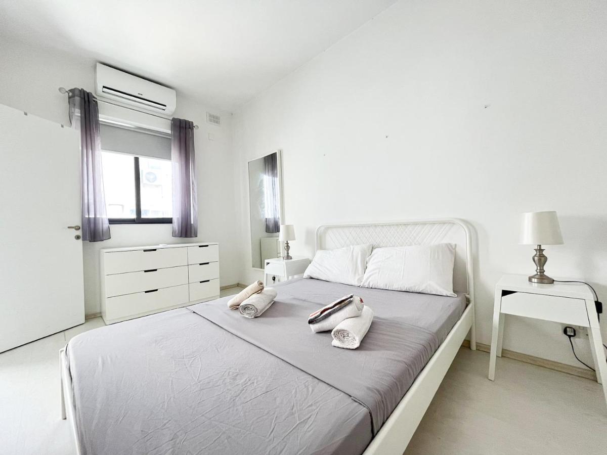 Leon Apartment - Highly Modern Sliema Stay Bagian luar foto